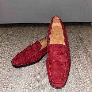Vionic Sellah Red Suede loafers size 8